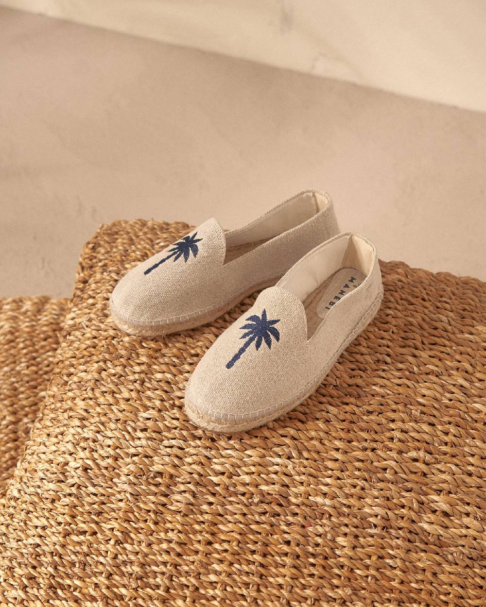 Manebí Organic Hemp With Embroidery Espadrilles - Palm Springs Natural + Navy Palm Consegna Veloce