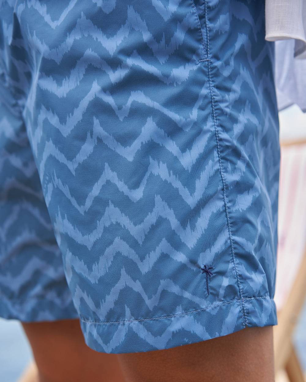 Manebí Printed Ethnic Zig Zag Swim Shorts - Recycled Ultra Light Indigo Navy Ethnic Zig Zag Sconto