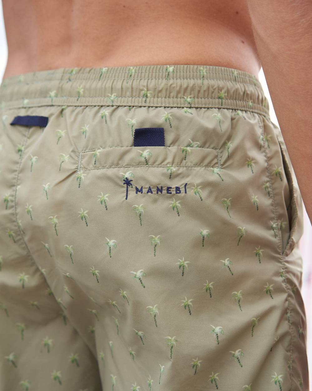 Manebí Printed Palms Swim Shorts - Recycled Ultra Light Sage Palms Watercolors Offerta