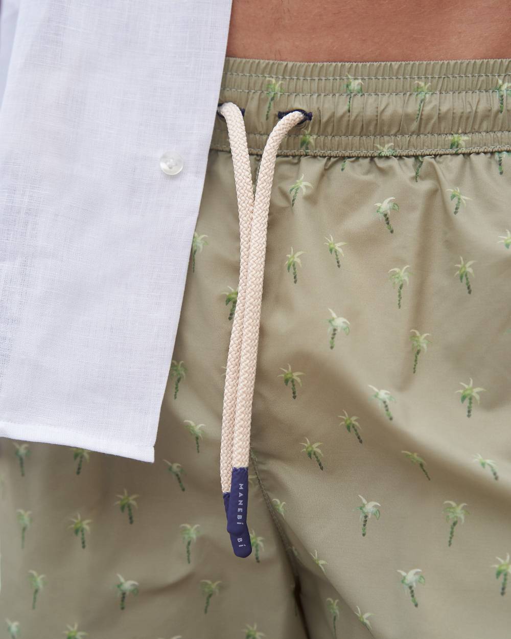 Manebí Printed Palms Swim Shorts - Recycled Ultra Light Sage Palms Watercolors Offerta