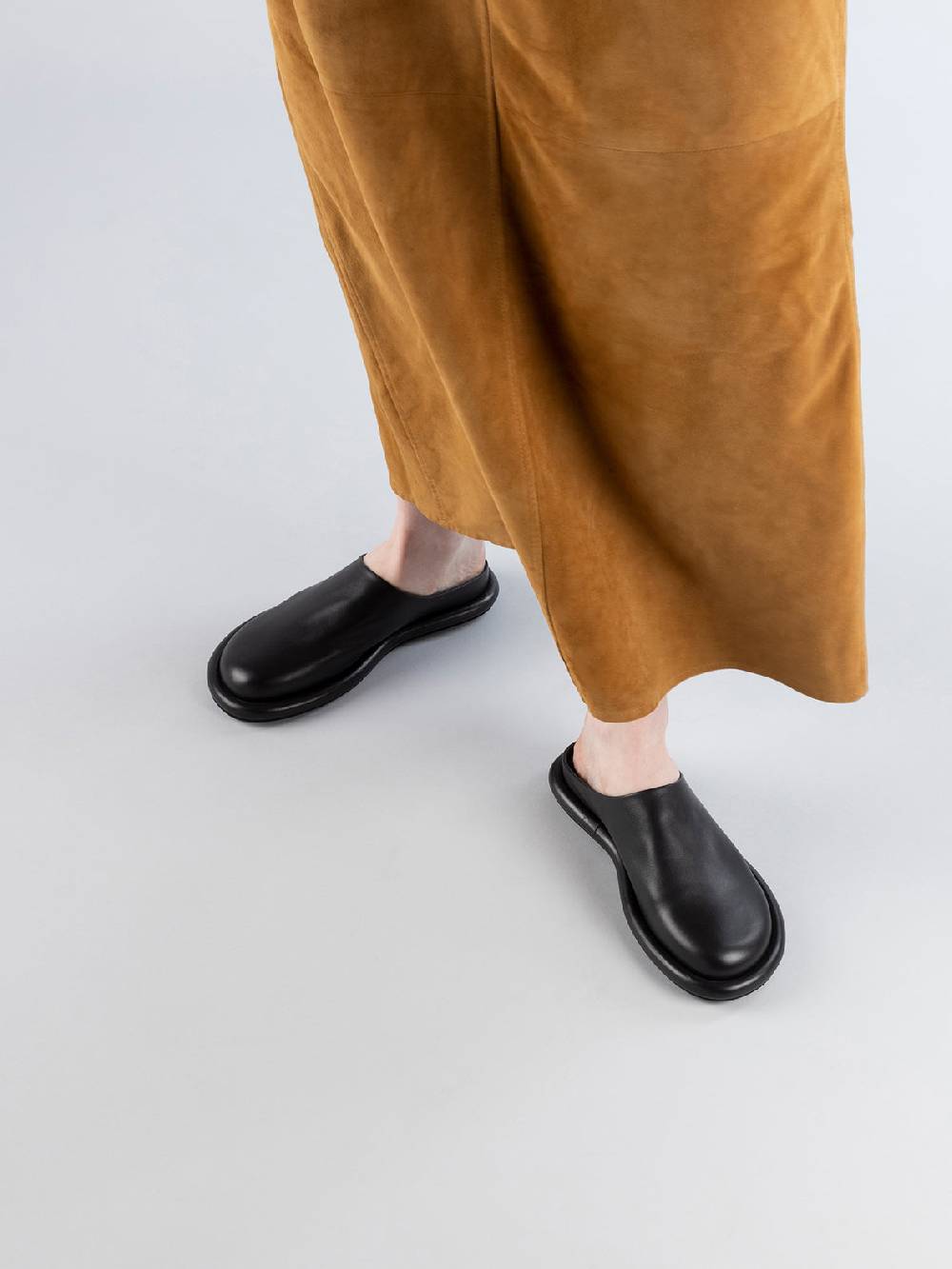 Officine Creative ESTENS 107 Sandali Sabot in Pelle Nera Moda