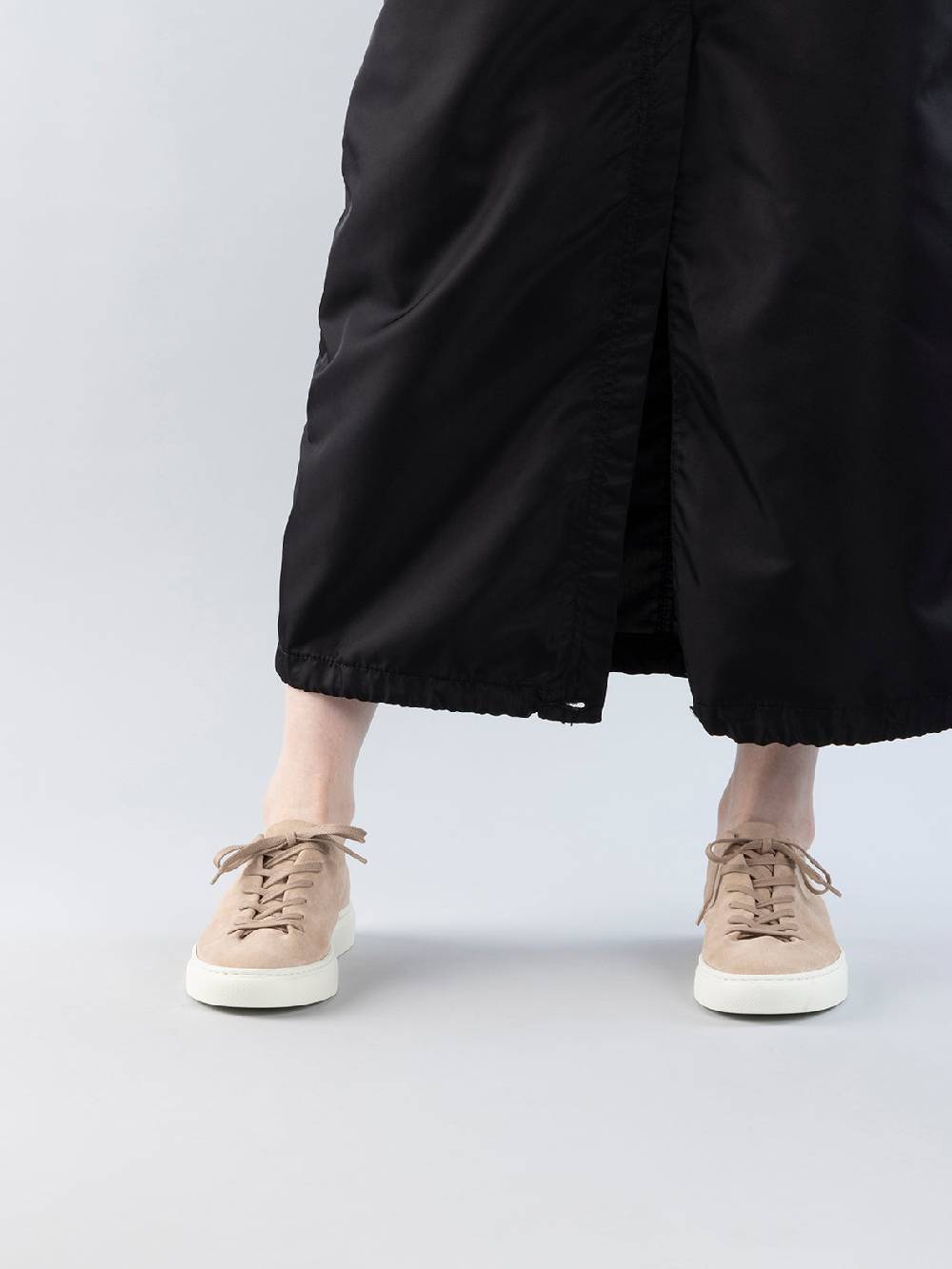 Officine Creative LEGGERA 100 Sneakers Basse in Pelle Scamosciata Rosa Negozio