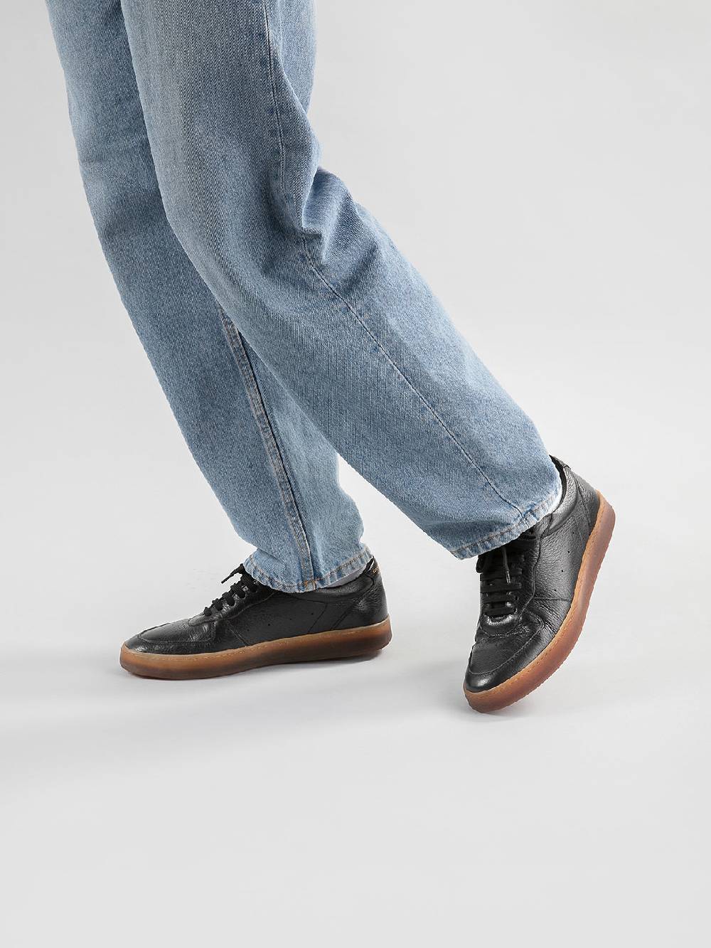Officine Creative ASSET 001 Sneakers in Pelle Nera Offerta