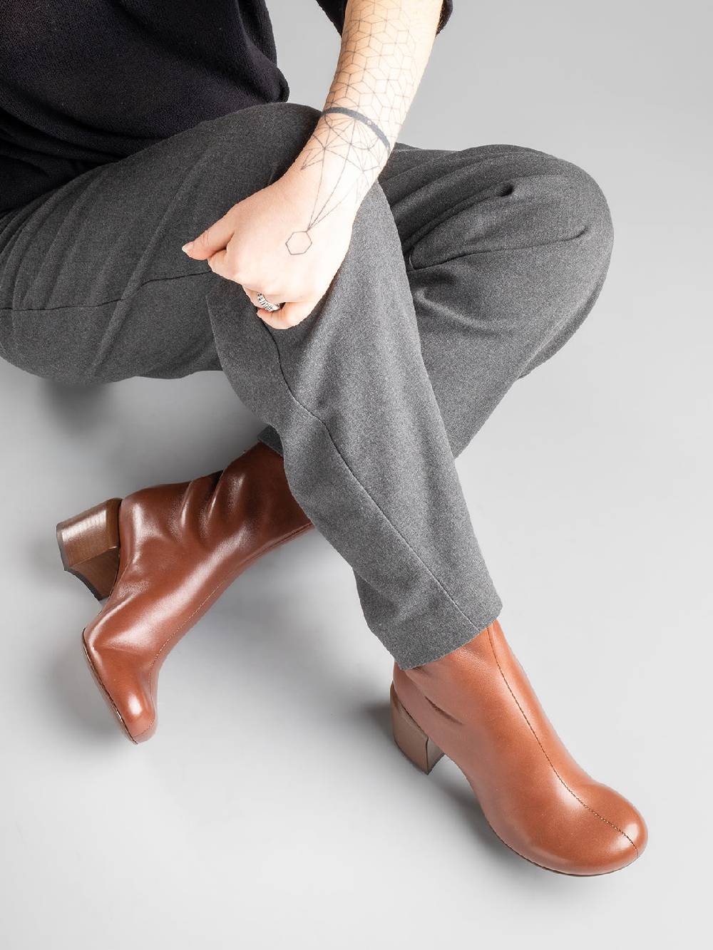 Officine Creative ETHEL 004 Stivaletti in Nappa Marrone Offerta