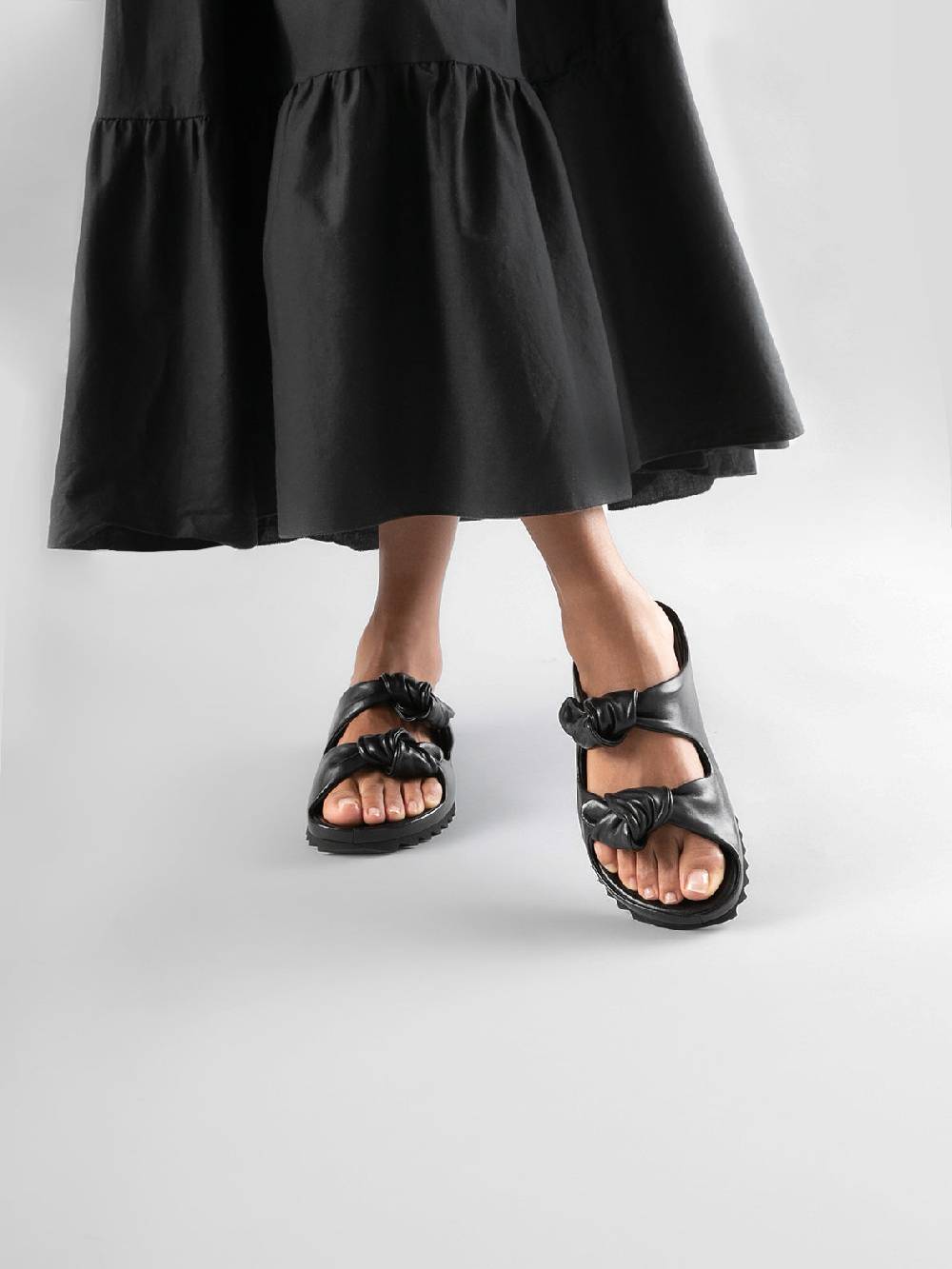 Officine Creative PELAGIE 010 Sandali in Pelle Intrecciata Nera Sottocosto