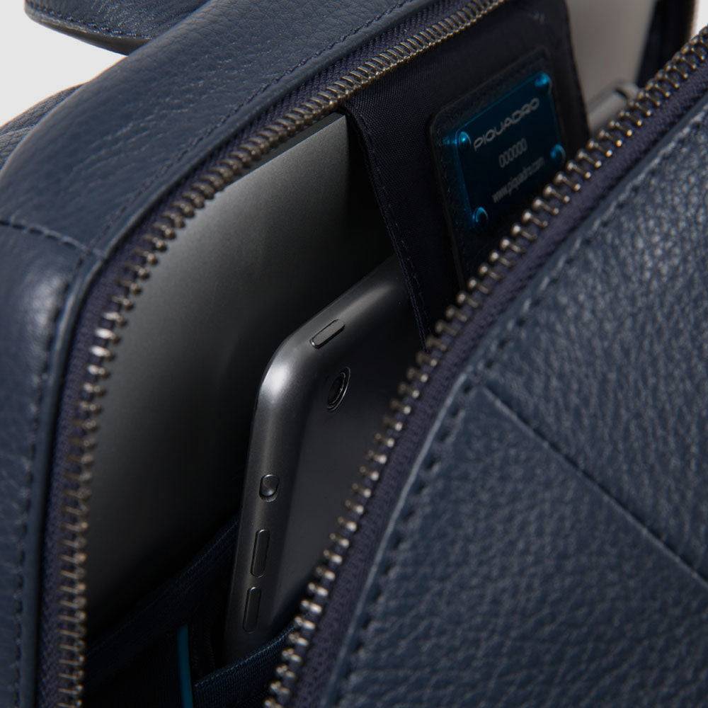 Piquadro Small size computer backpack with iPad® Consegna Veloce