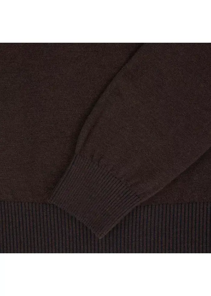 JURTA | MAGLIONE LEGGERO LANA MERINO MARRONE SCURO Negozio online di fabbrica