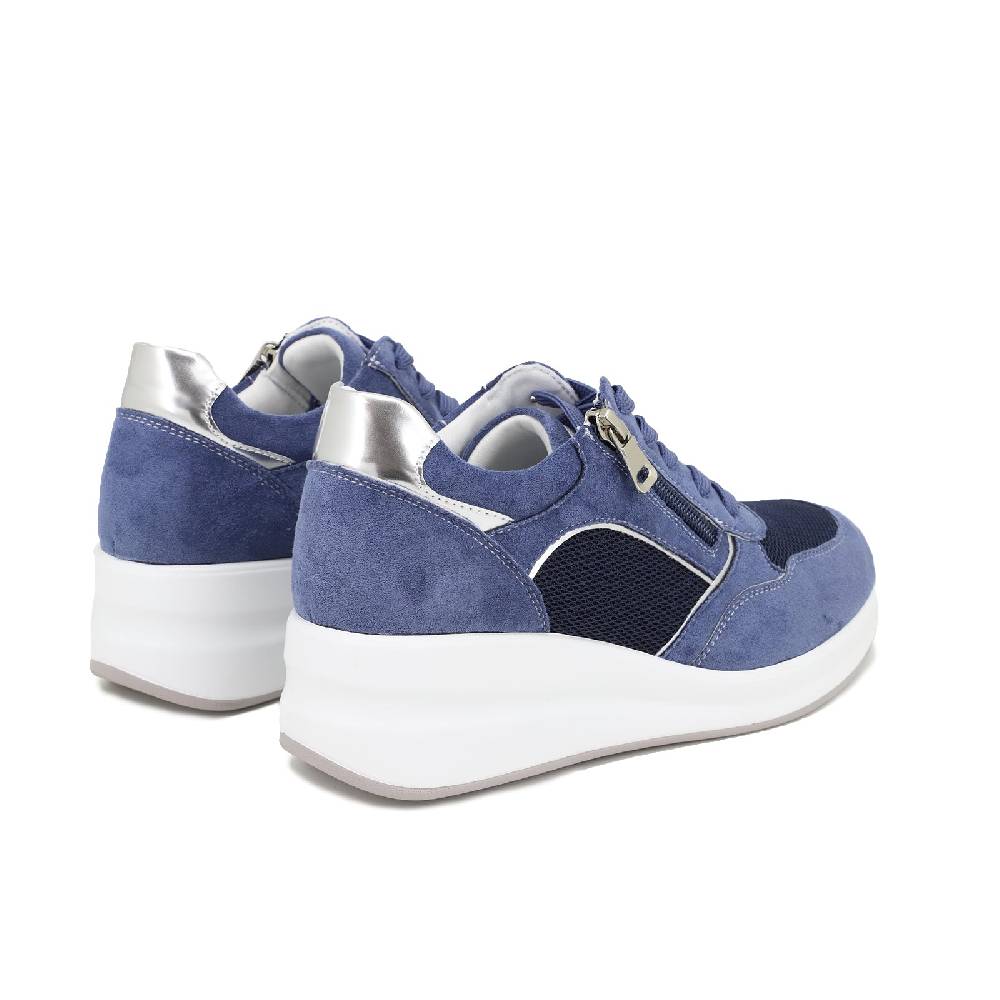 Queen Helena Sneakers – X26-36 2025