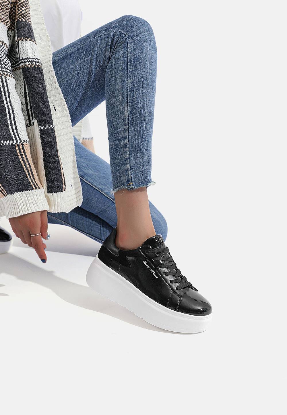 Queen Helena Sneakers - X29-10 Shopping online