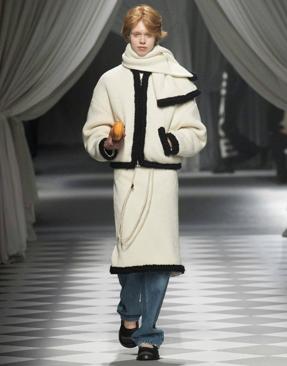 Love Moschino Gonna in lambswool superfine Moda