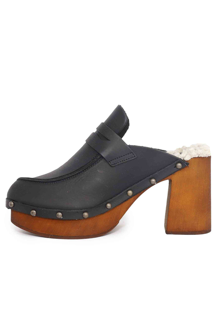 Spatarella Zoccoli donna in pelle nera con sottopiede in eco fur e tacco alto Latest stili