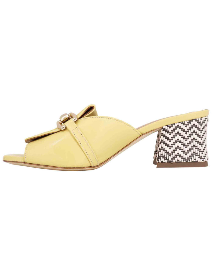 Spatarella Sandali donna in pelle gialla con morsetto in oro Sottocosto