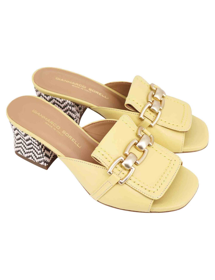 Spatarella Sandali donna in pelle gialla con morsetto in oro Sottocosto
