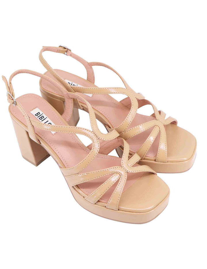 Spatarella Sandali slingback donna in vernice camel con tacco plateau e punta quadra Nuova