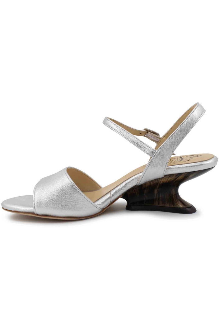 Spatarella Sandali donna in pelle laminata argento con zeppa bassa ACQUISTA ORA