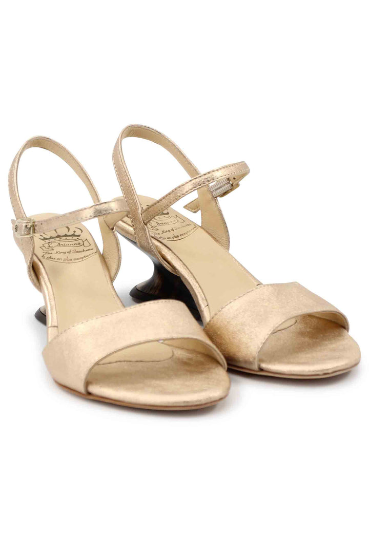 Spatarella Sandali donna in pelle laminata nude con zeppa bassa Latest stili
