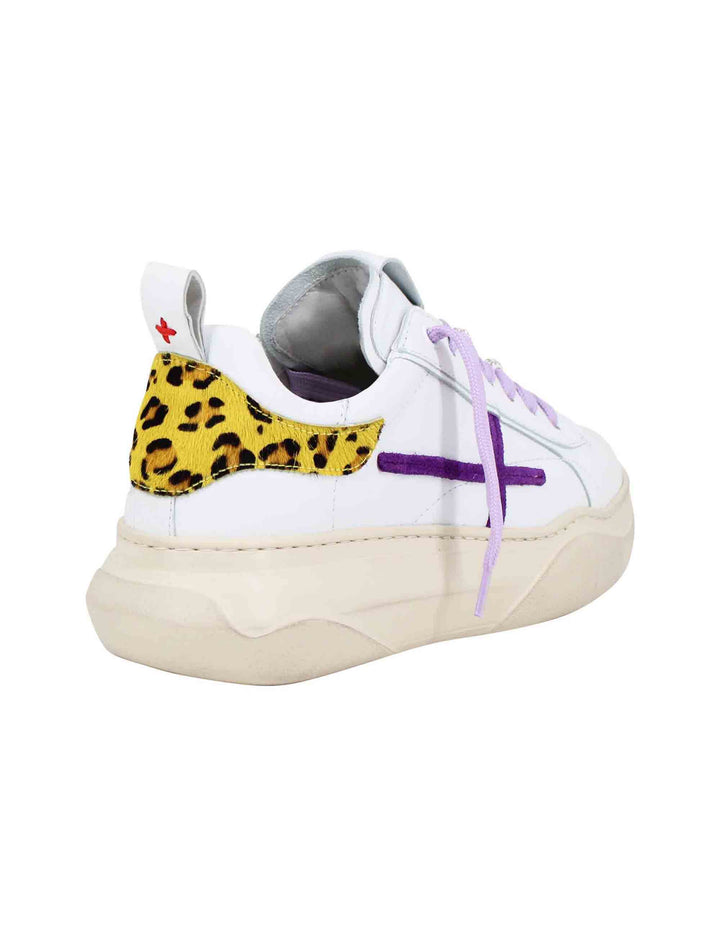 Spatarella Sneakers donna in pelle bianca con riporti in contrasto Promozione