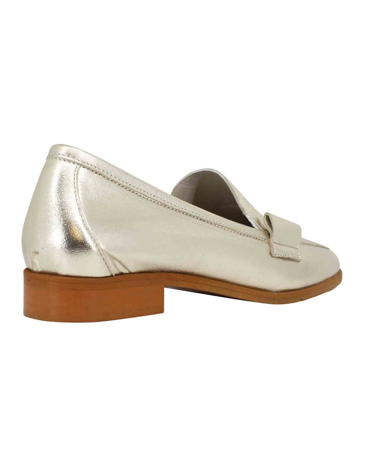 Spatarella Mocassini donna in pelle laminata platino con suola in gomma Offerta temporanea